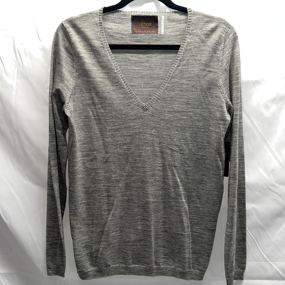 NWT - Victor Alfaro - Extra Fine Merino Wool V-Neck Sweater - Picture 1 of 4